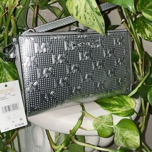 MICHAEL KORS JET SET SELVER double zip WRISTLET wallet